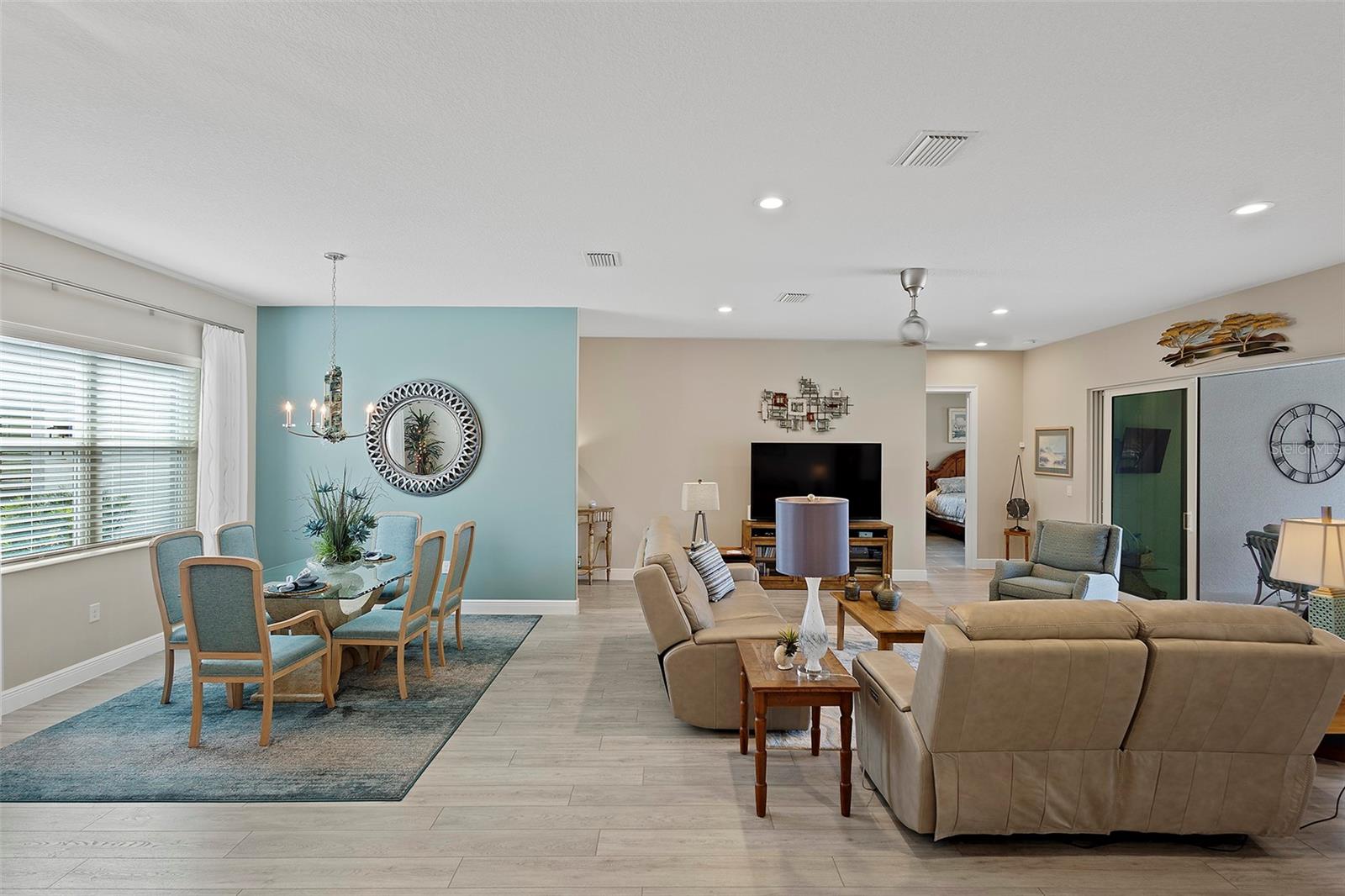 HARBOR HILLS - Residential