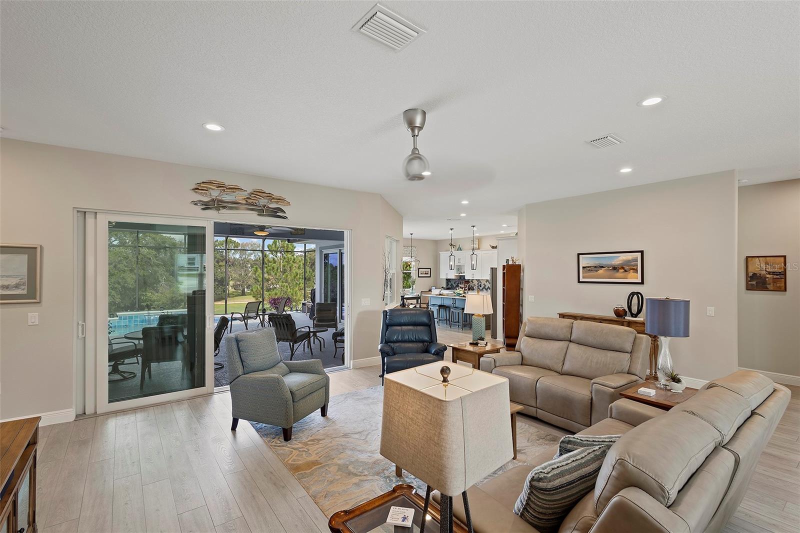 HARBOR HILLS - Residential