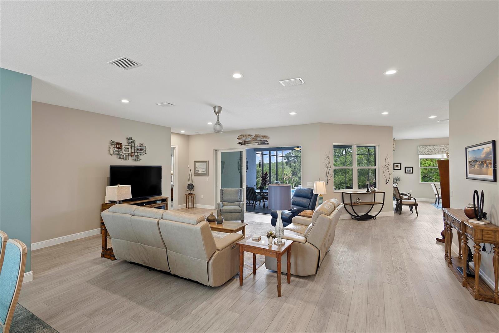 HARBOR HILLS - Residential