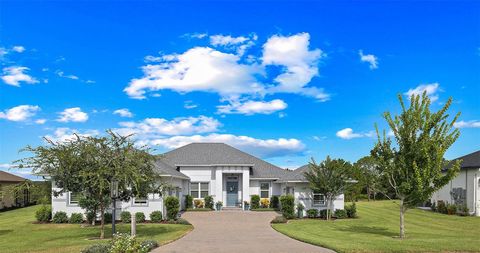 Photo of 5132 Greens Drive, Lady Lake, FL 32159 (MLS # G5102555) Photo of 5132 Greens Drive, Lady Lake, FL 32159 (MLS # G5102555)