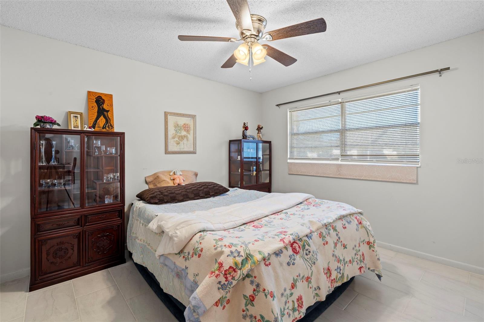 ALHAMBRA VILLAS CONDO 01-04 - Residential