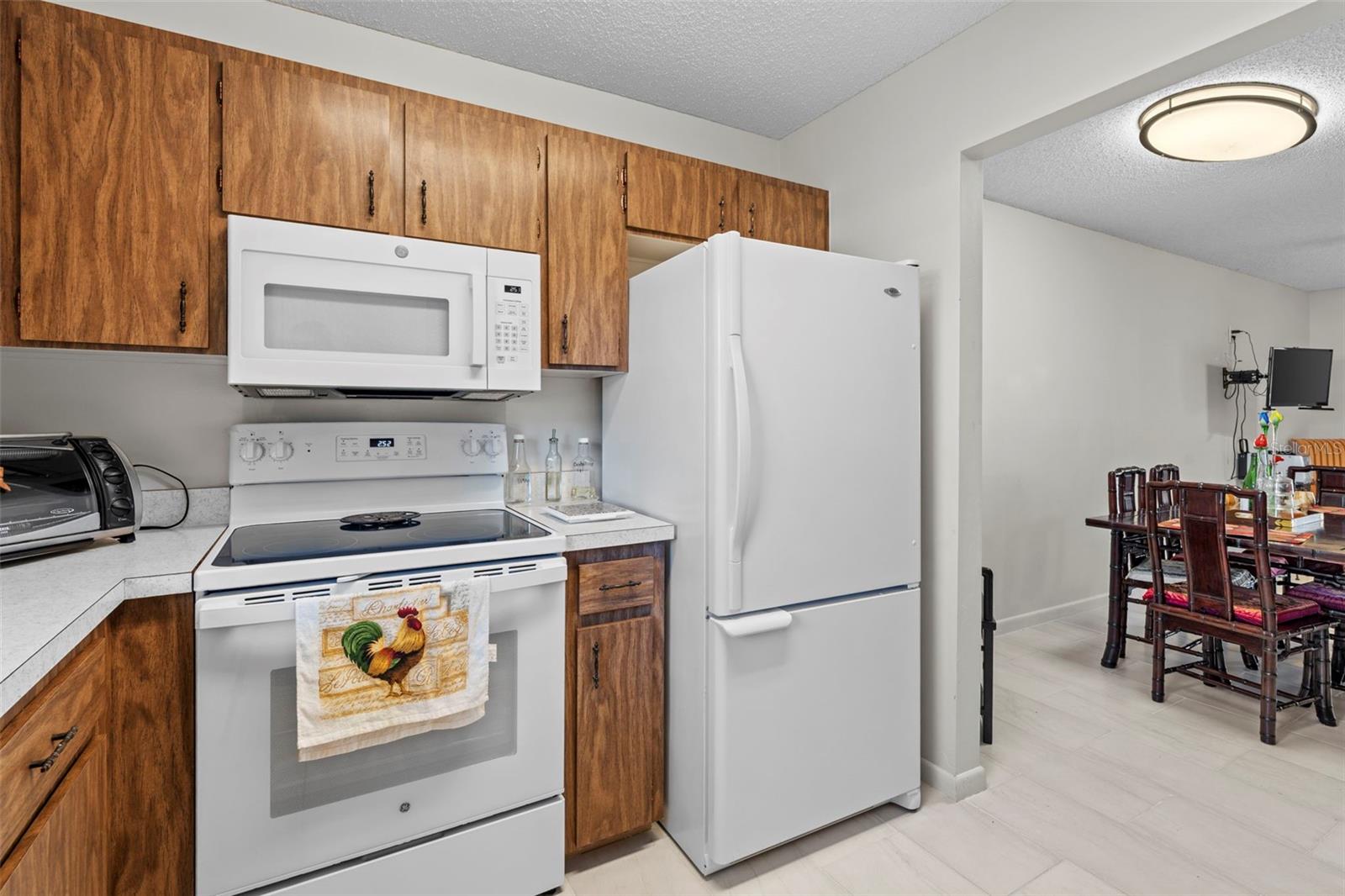 ALHAMBRA VILLAS CONDO 01-04 - Residential