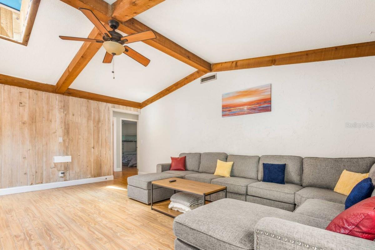 OAK PARK SUB-UNIT 3 - Residential Lease
