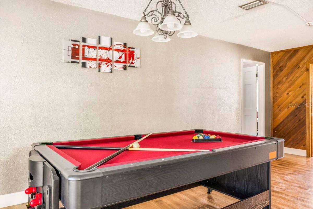 OAK PARK SUB-UNIT 3 - Residential Lease