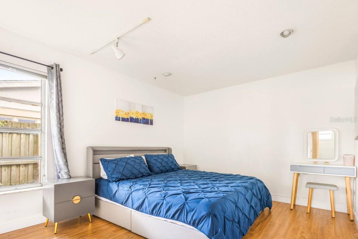 OAK PARK SUB-UNIT 3 - Residential Lease