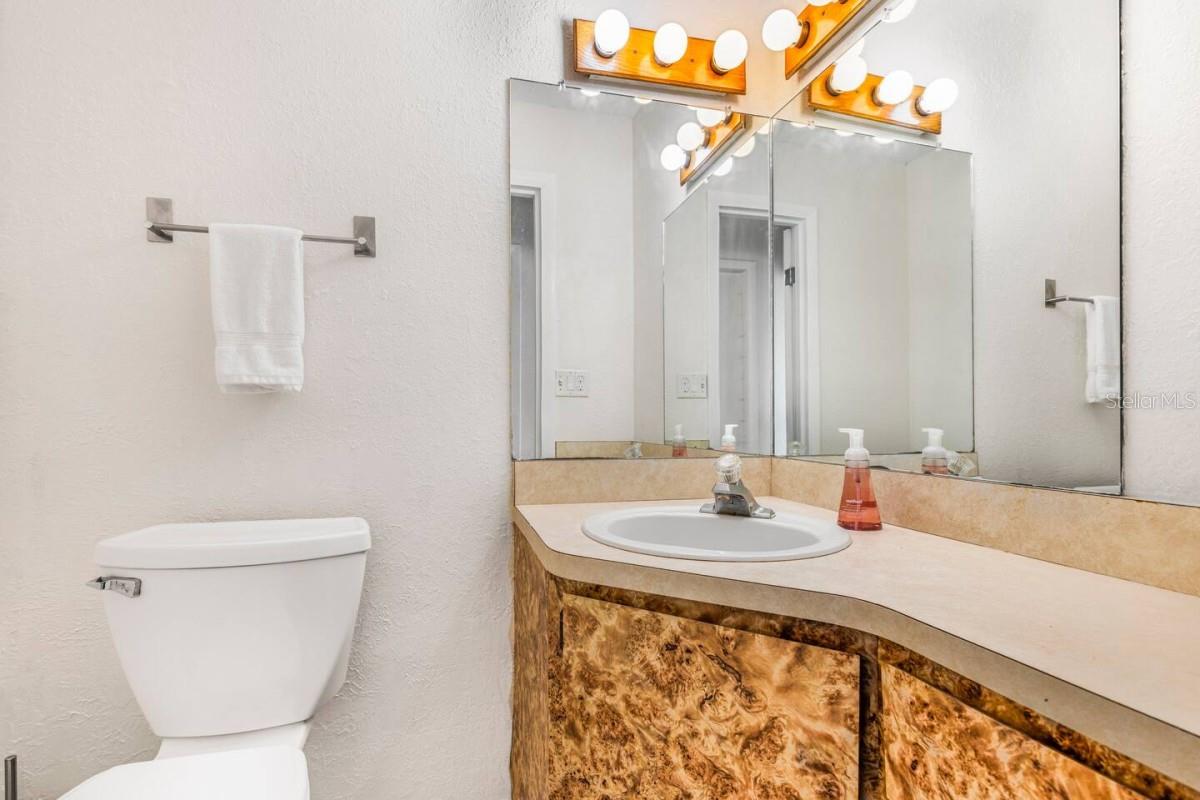 OAK PARK SUB-UNIT 3 - Residential Lease