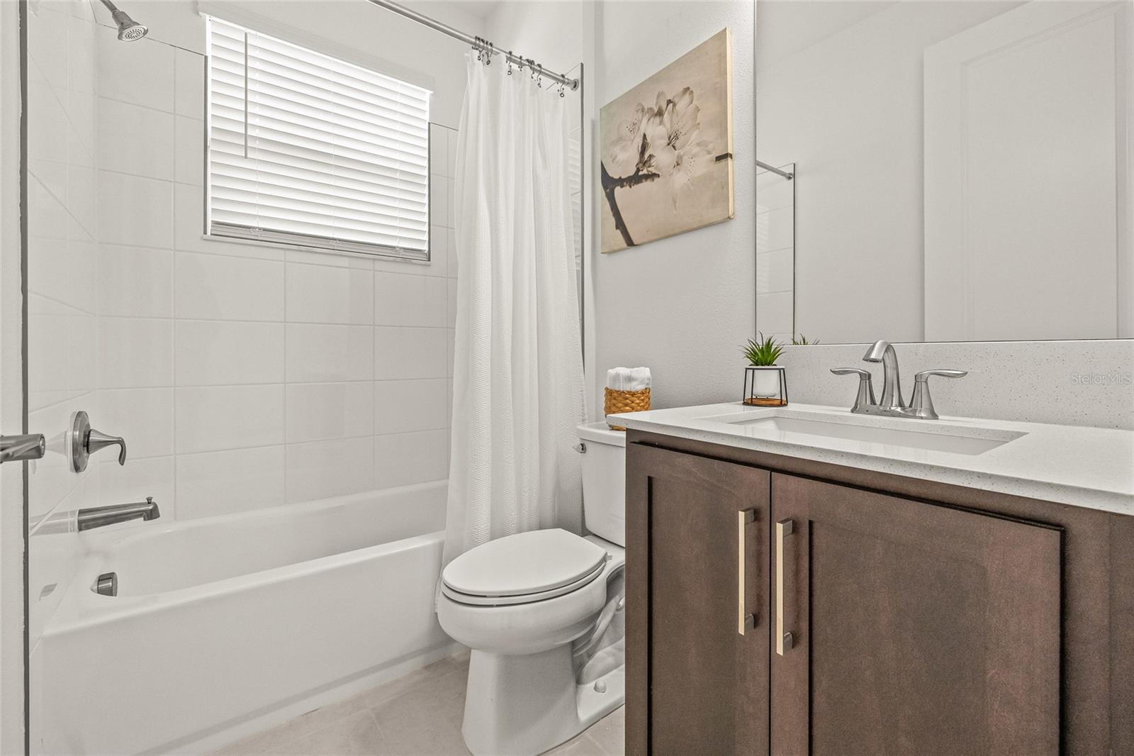 VALENCIA RIDGE PHASE 2B - Residential Lease