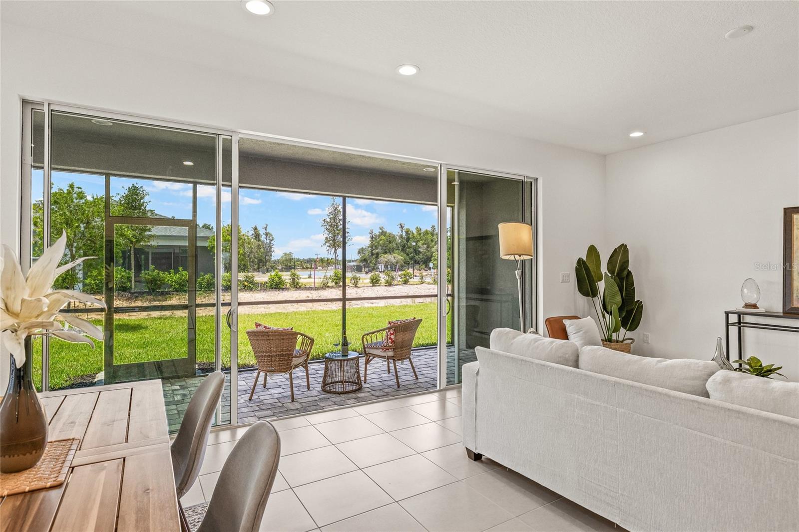 VALENCIA RIDGE PHASE 2B - Residential Lease