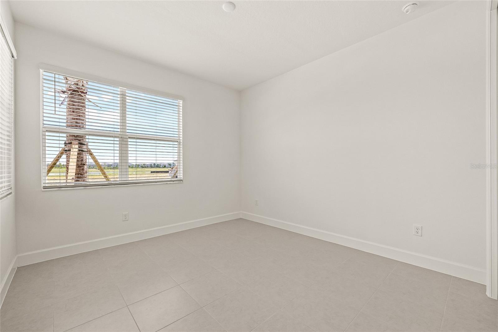 VALENCIA RIDGE PHASE 2B - Residential Lease