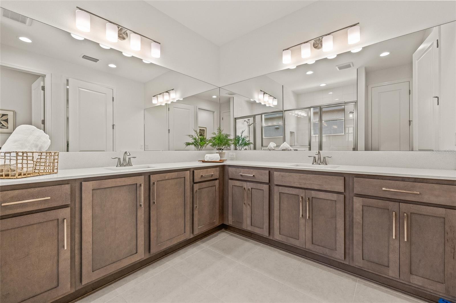 VALENCIA RIDGE PHASE 2B - Residential Lease