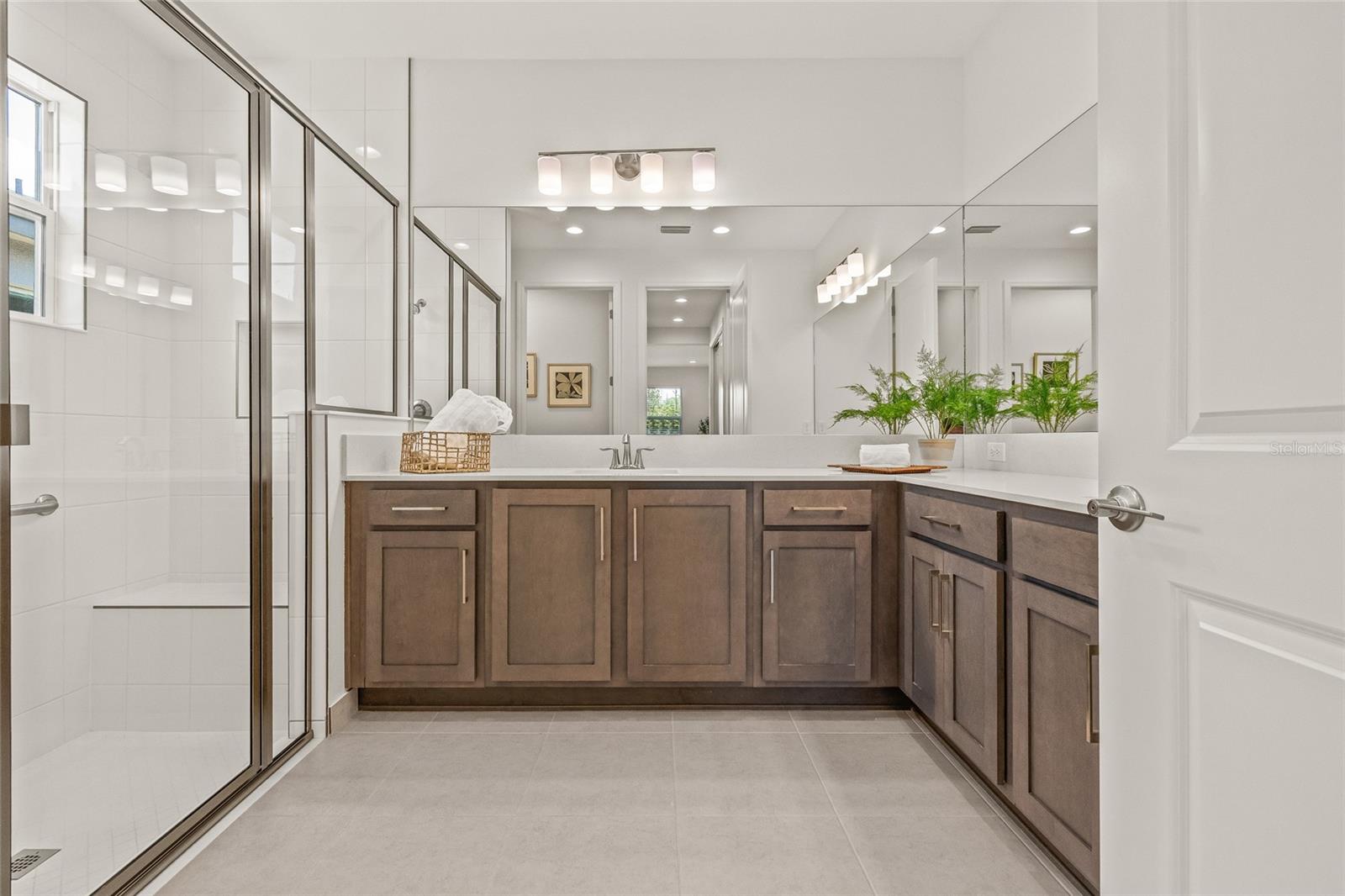 VALENCIA RIDGE PHASE 2B - Residential Lease