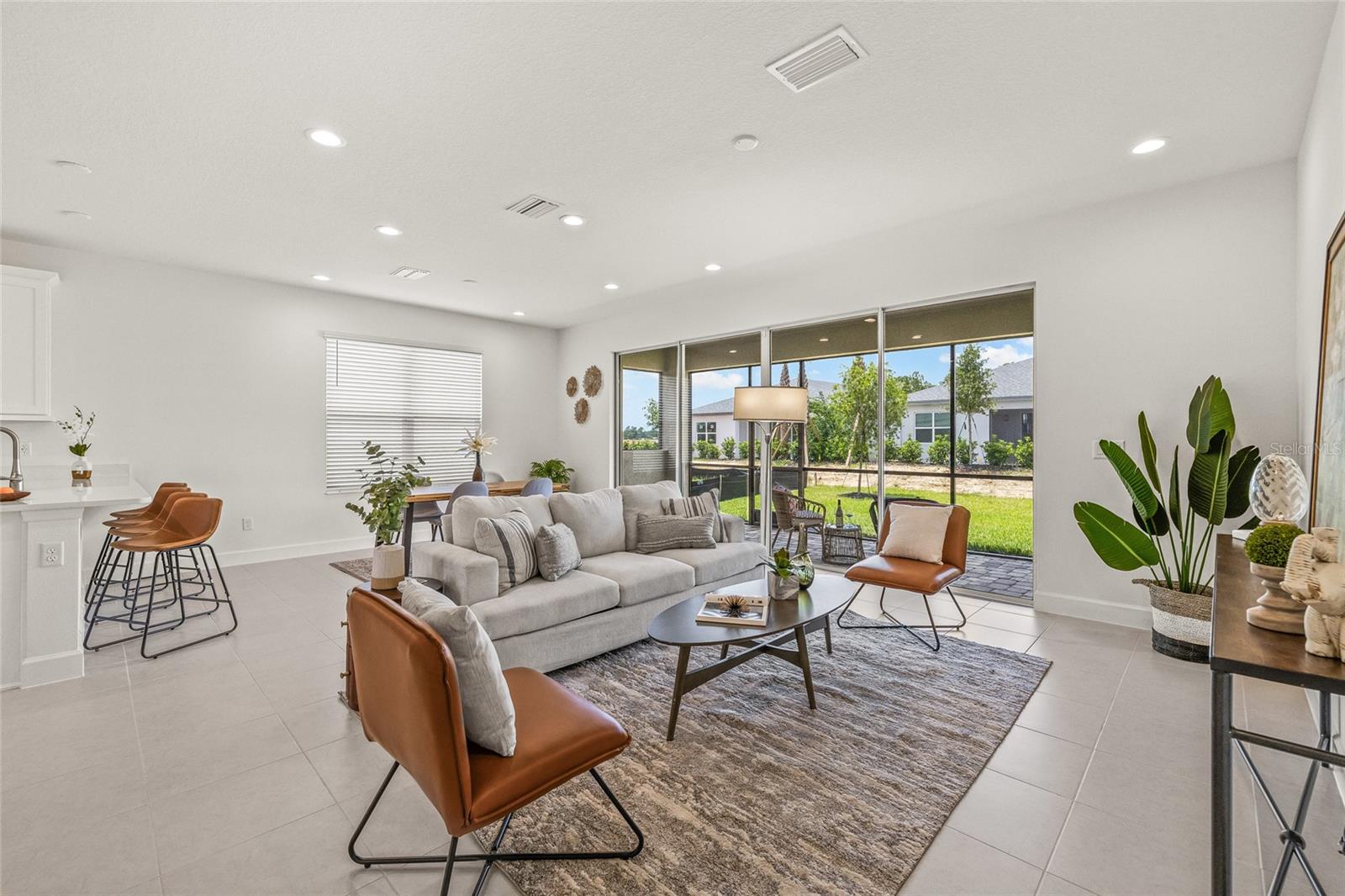 VALENCIA RIDGE PHASE 2B - Residential Lease