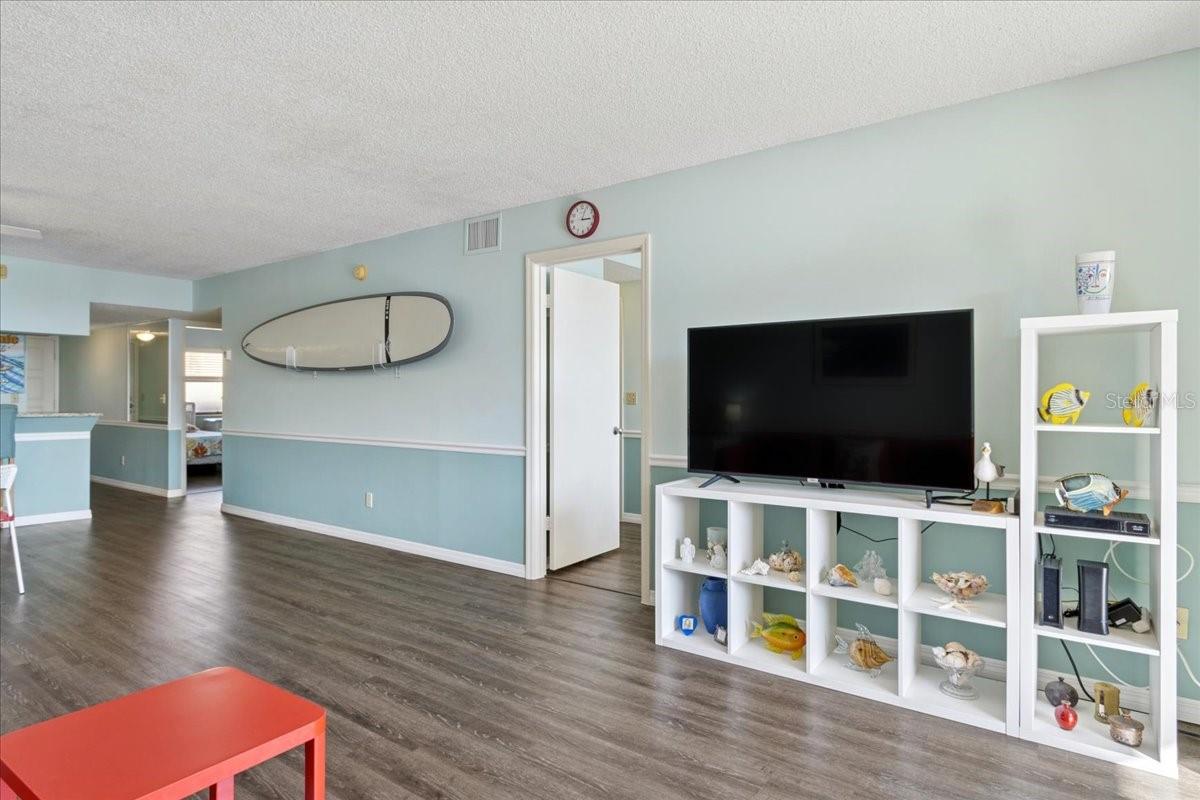 YOUNG & METZNER REALTY CO RESUB - Residential