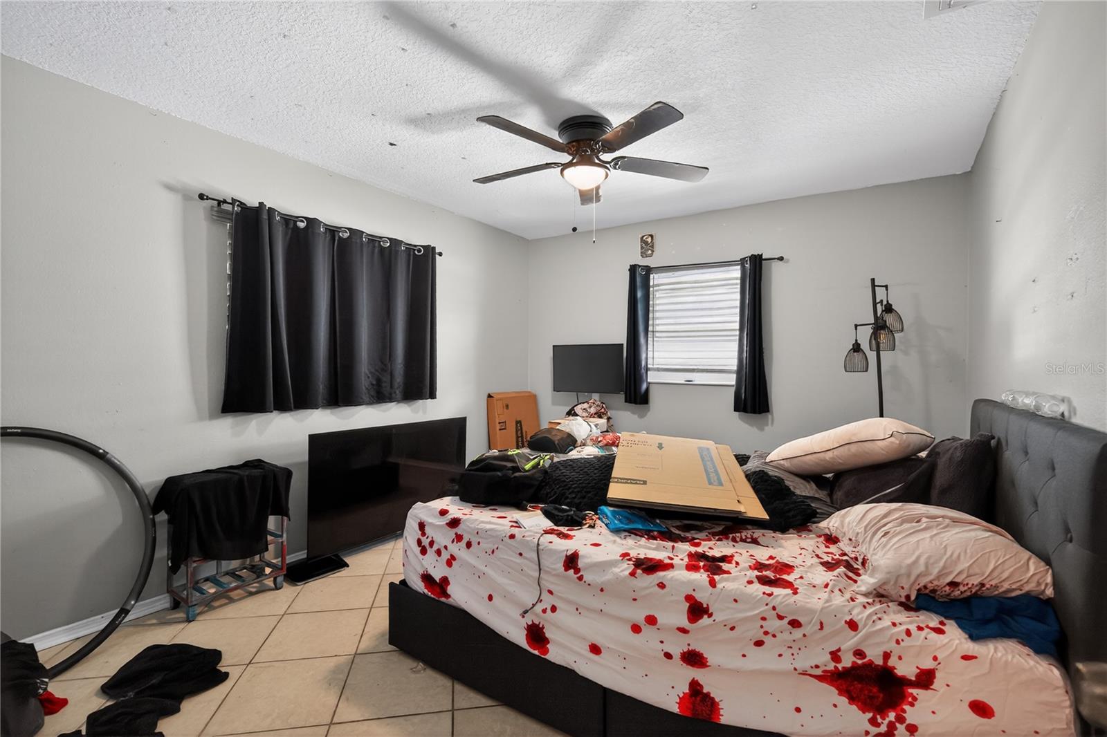 THE LAKES - Residential