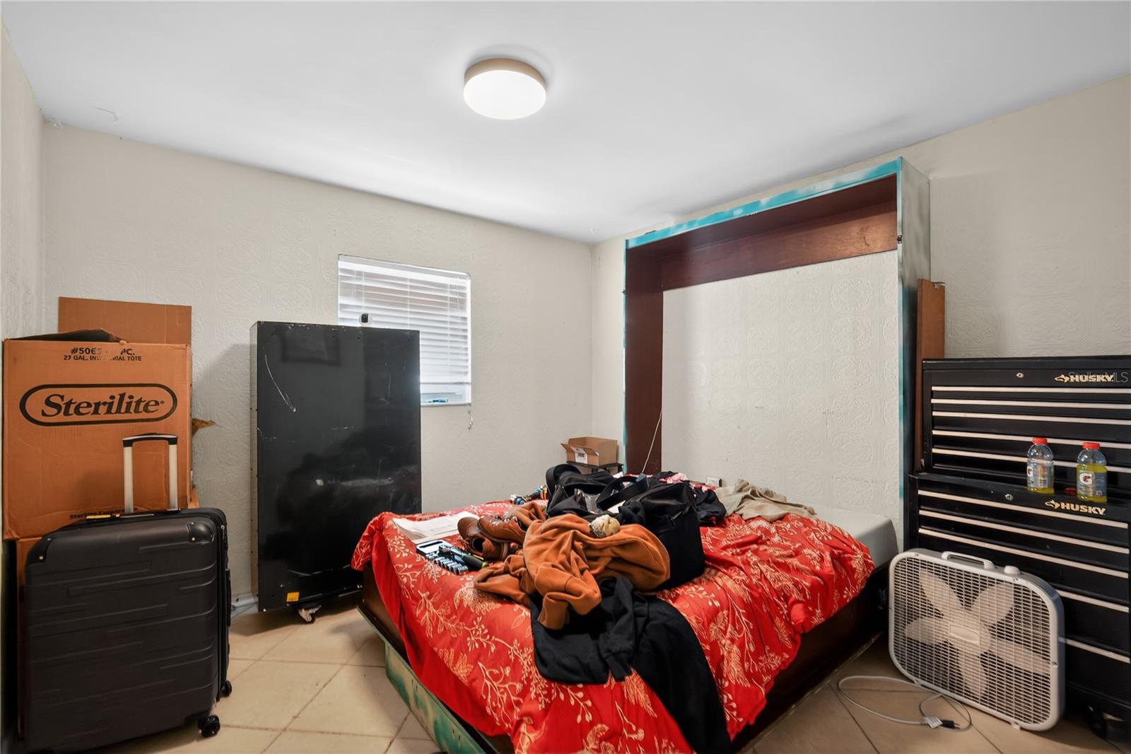 THE LAKES - Residential