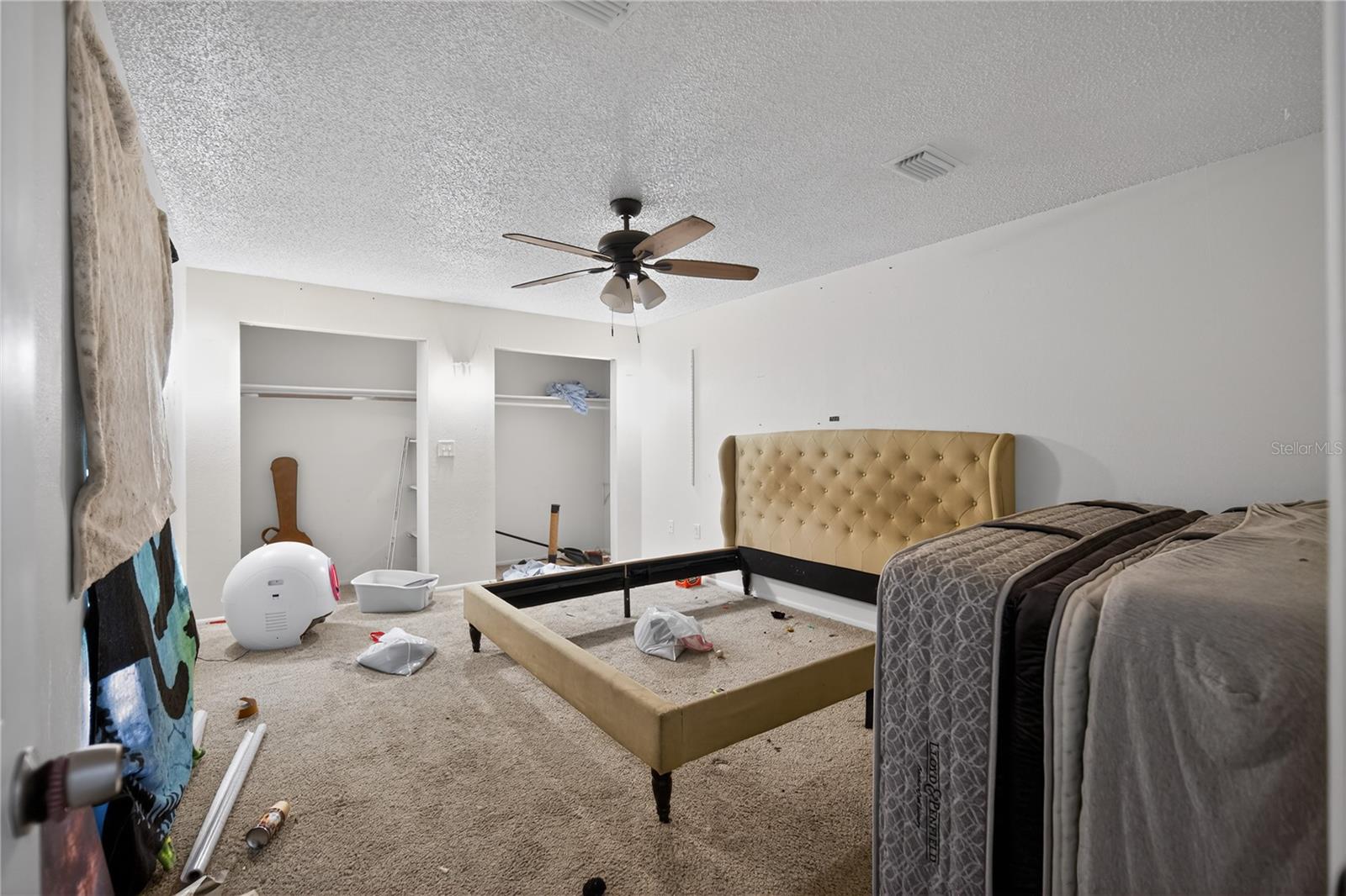 THE LAKES - Residential