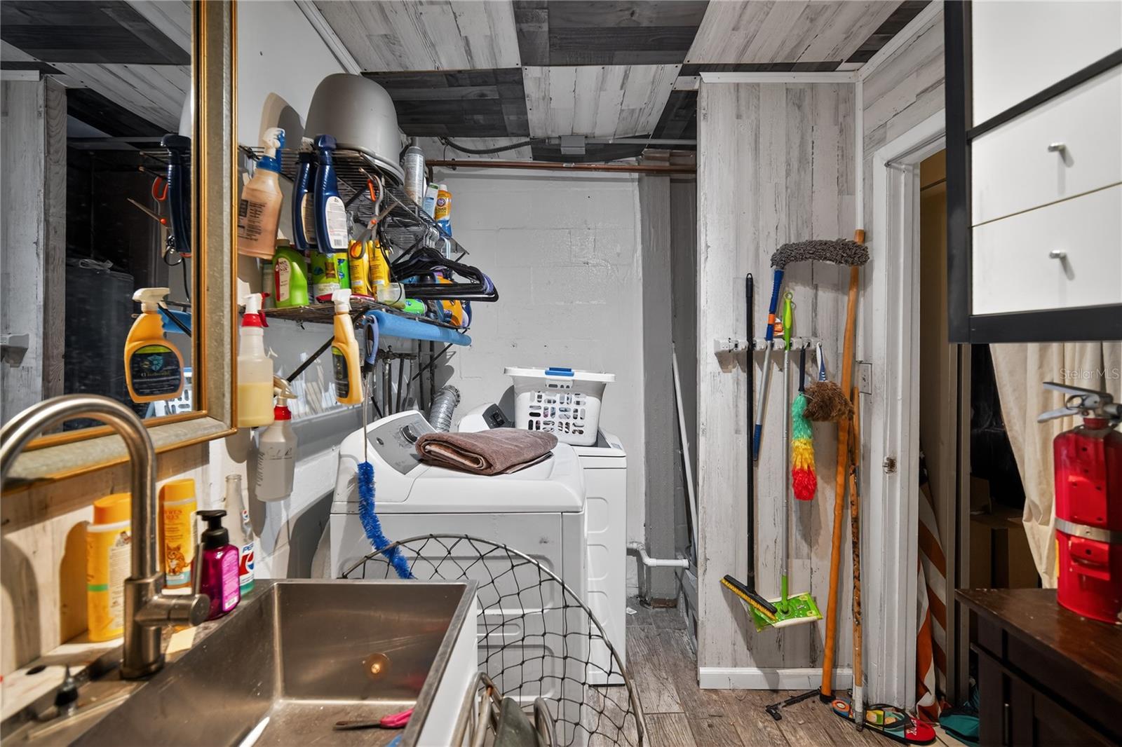 THE LAKES - Residential