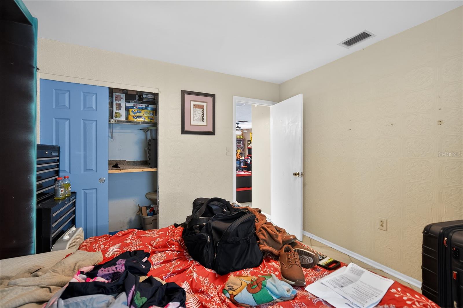 THE LAKES - Residential