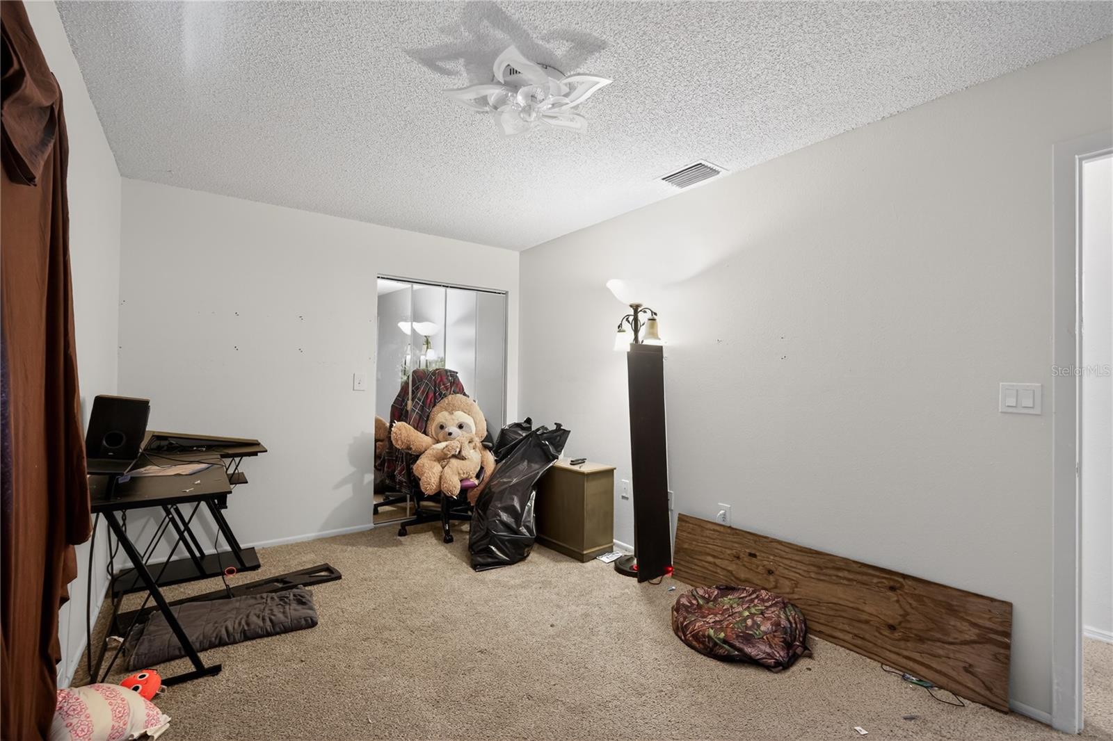 THE LAKES - Residential