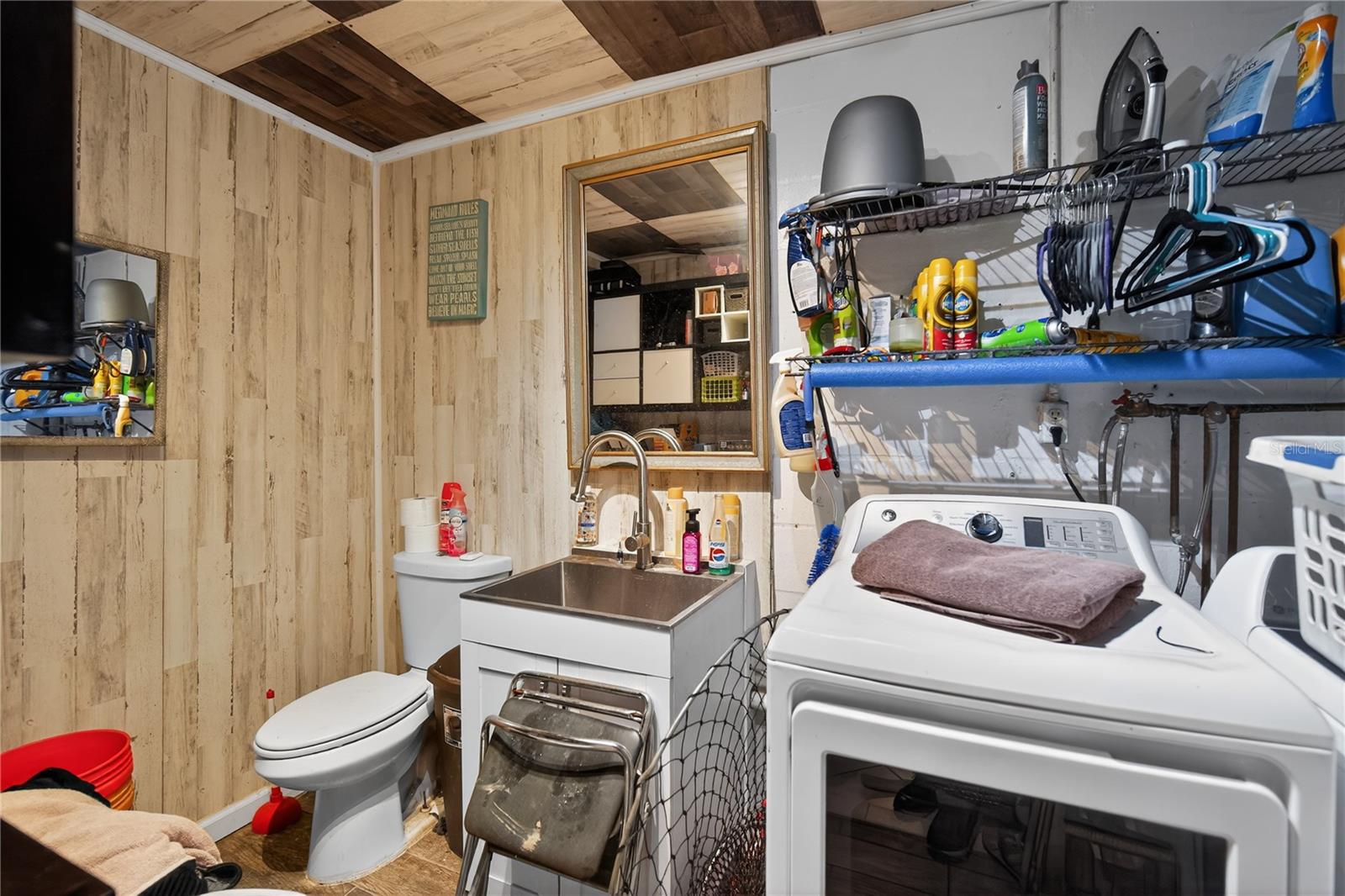 THE LAKES - Residential