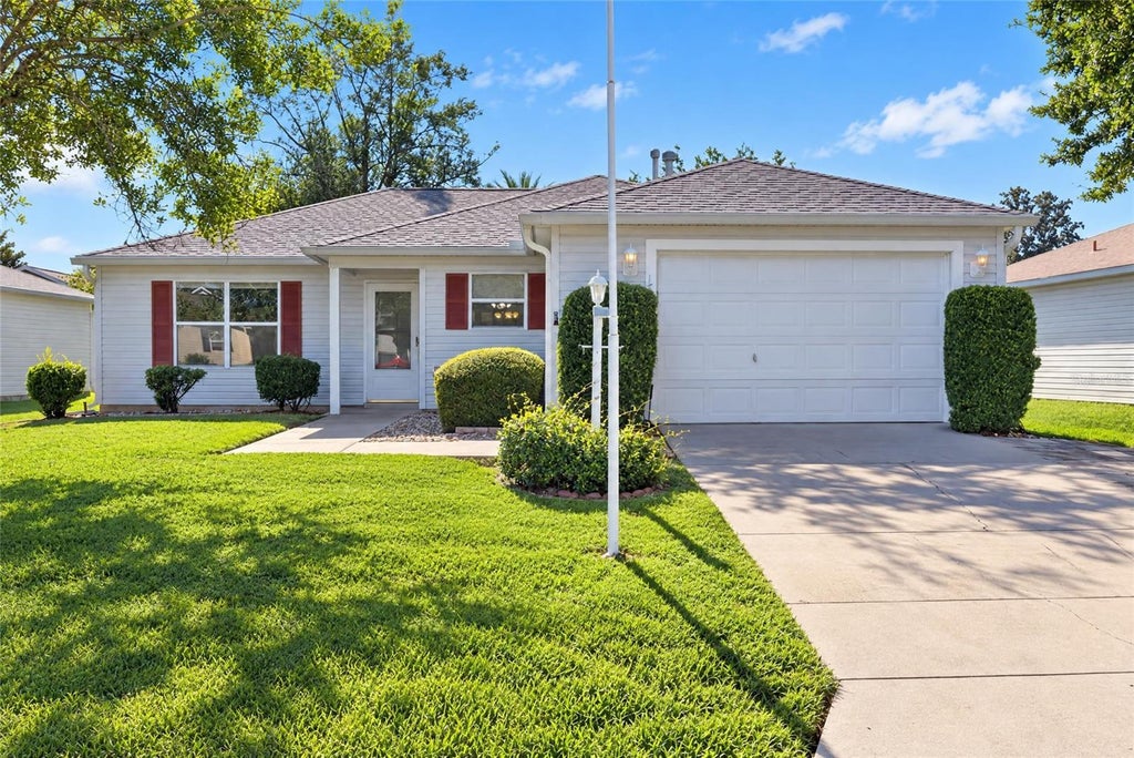 Photo of 17900 SE 92nd Amory Avenue, The Villages, FL 32162 (MLS # G5118471)