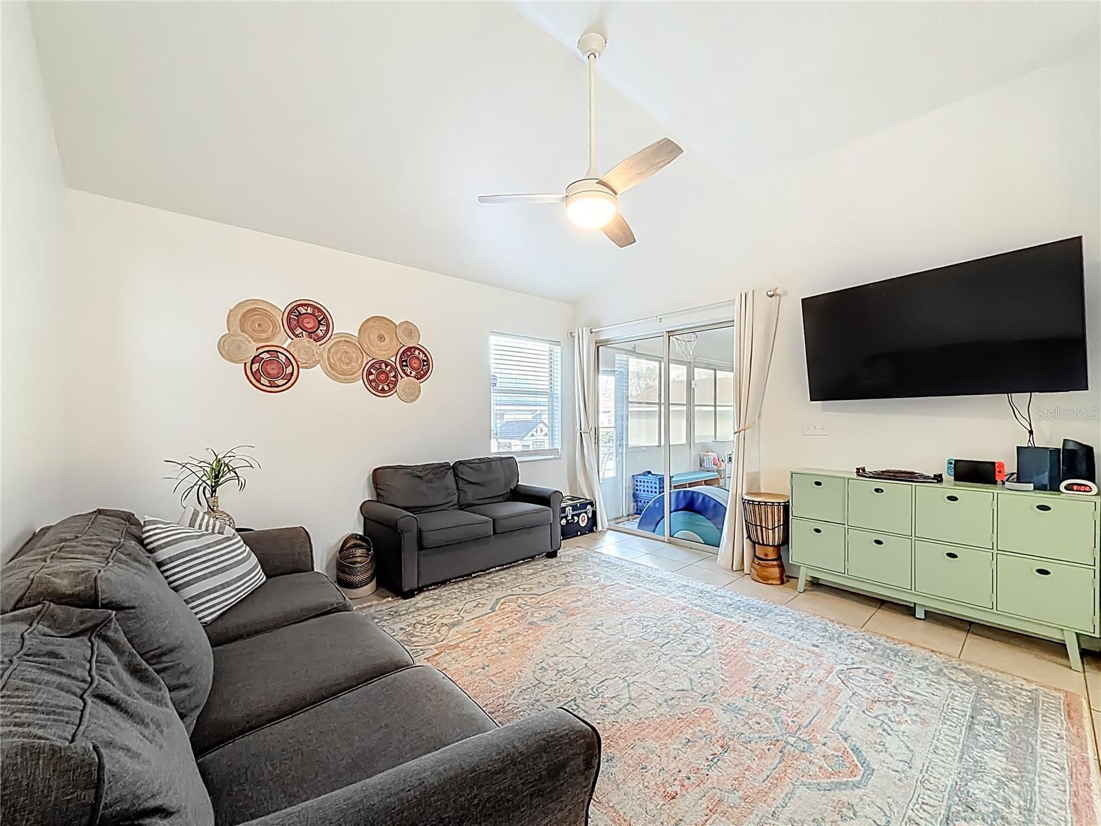 OAKWOOD VILLAGE BEVERLY HILLS PH 02 - Residential