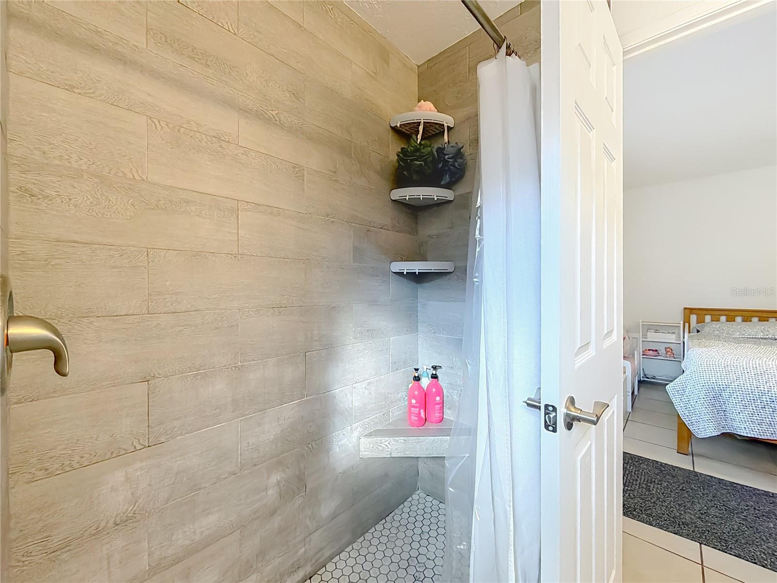 OAKWOOD VILLAGE BEVERLY HILLS PH 02 - Residential