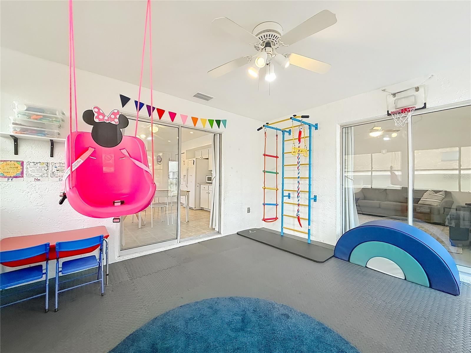 OAKWOOD VILLAGE BEVERLY HILLS PH 02 - Residential