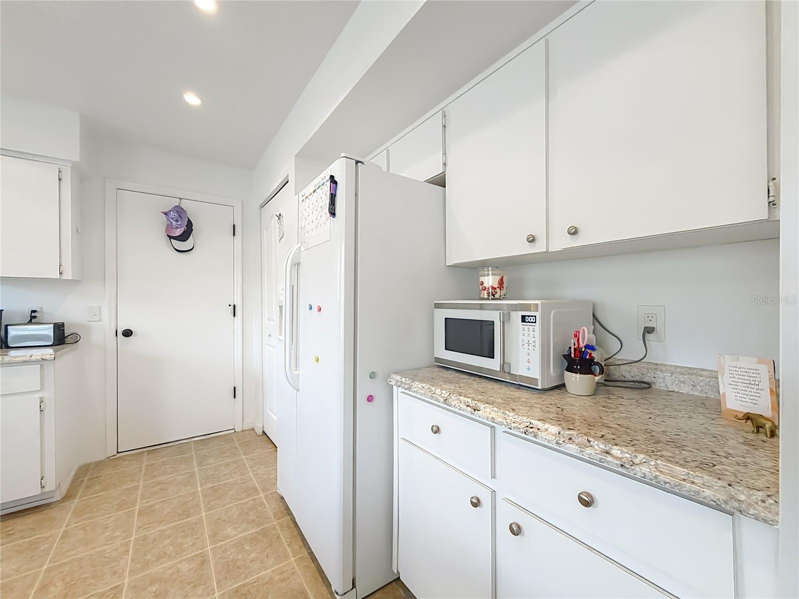 OAKWOOD VILLAGE BEVERLY HILLS PH 02 - Residential