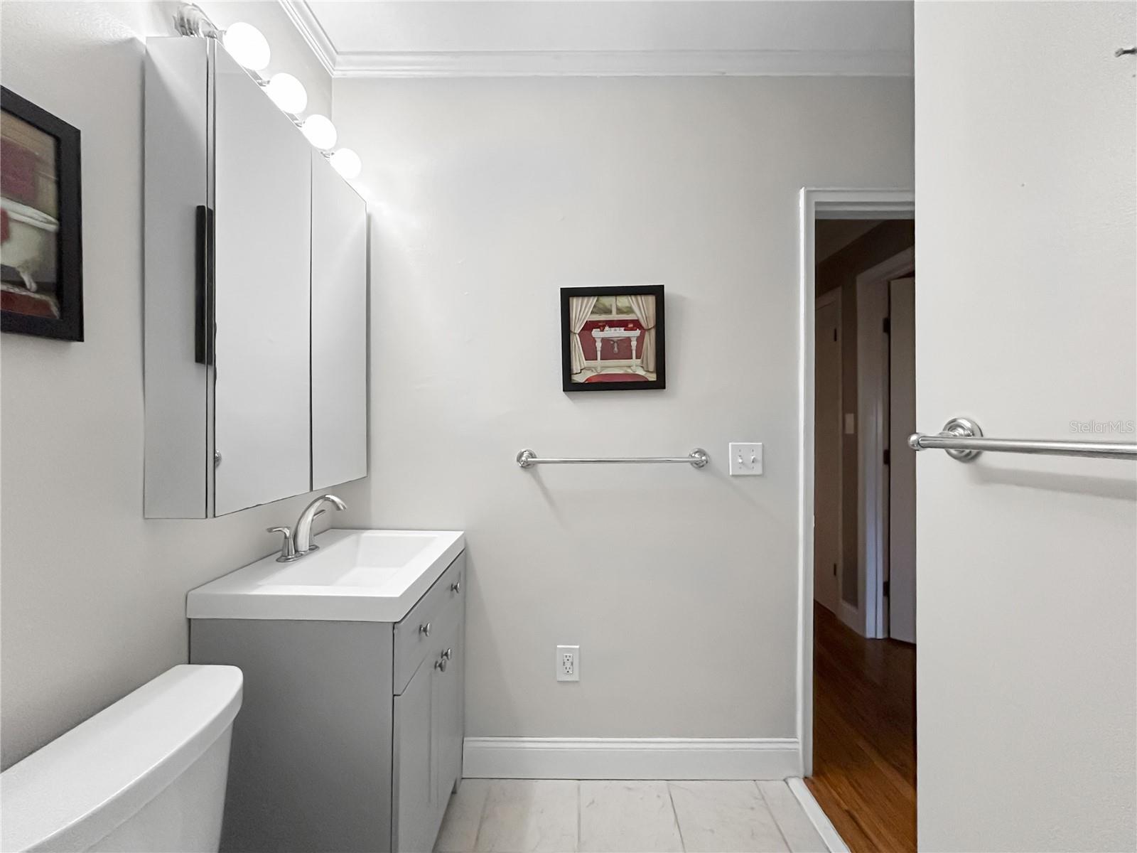 BAYHILL ESTATES - Residential