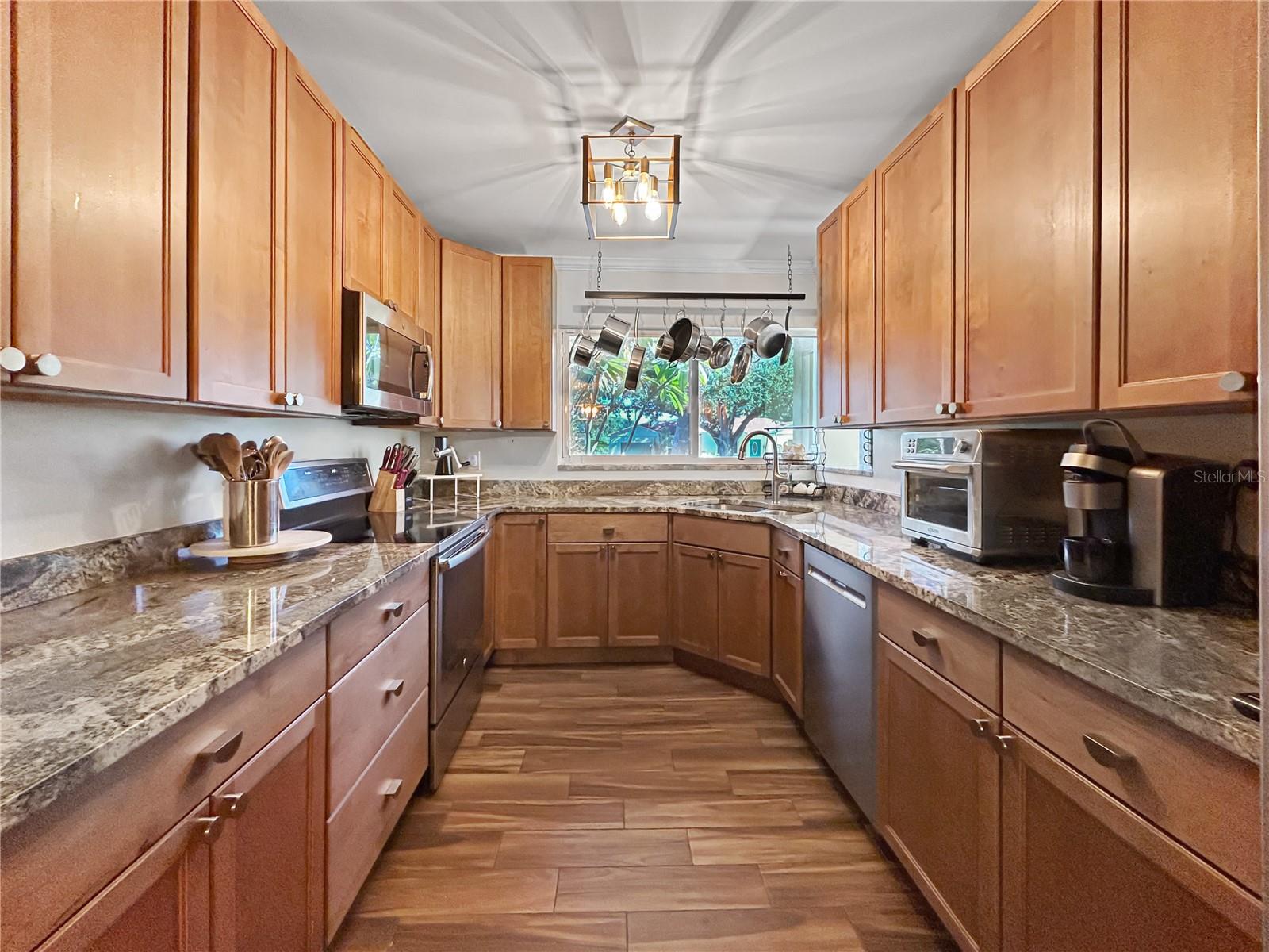 BAYHILL ESTATES - Residential
