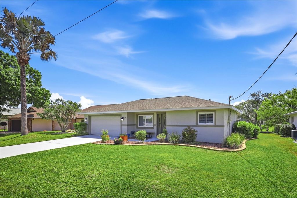 Photo of 16 Cedardale Court, Palm Coast, FL 32137 (MLS # FC317321)