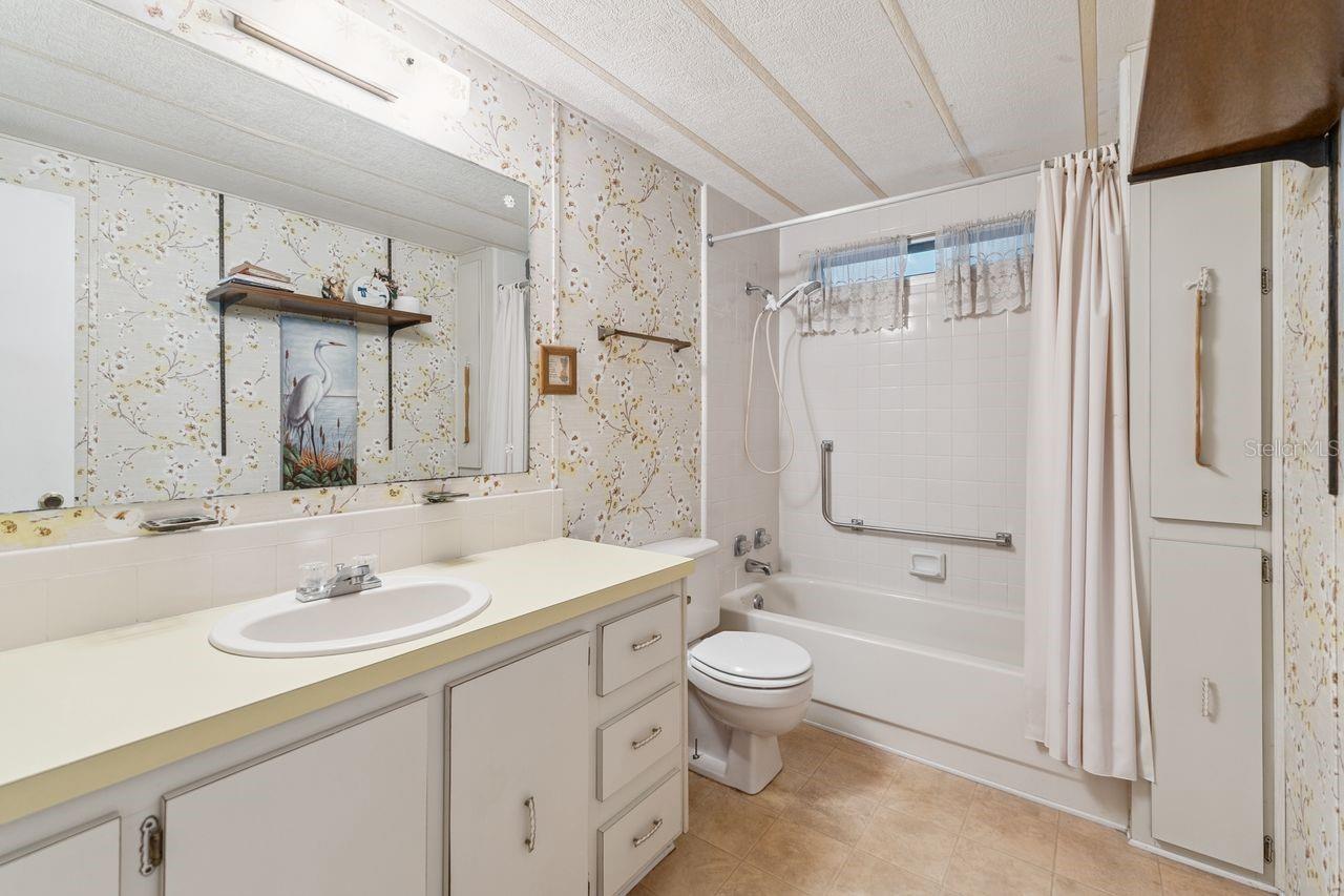 LAKE N GOLF ESTATES - Residential