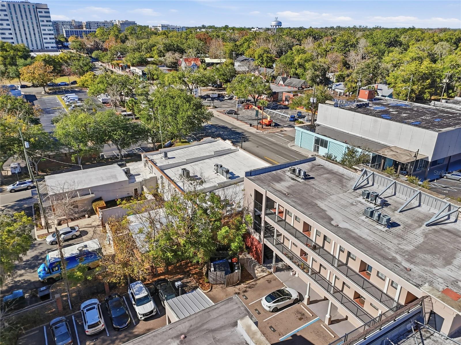 LOFTS AT WEST UNIVERSITY - Residential