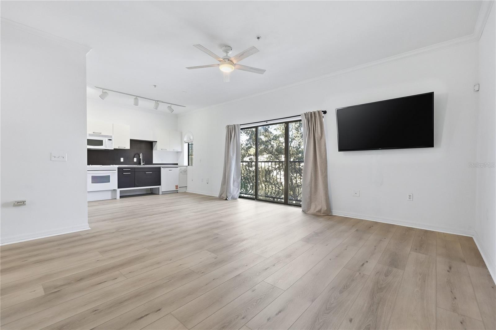 LOFTS AT WEST UNIVERSITY - Residential