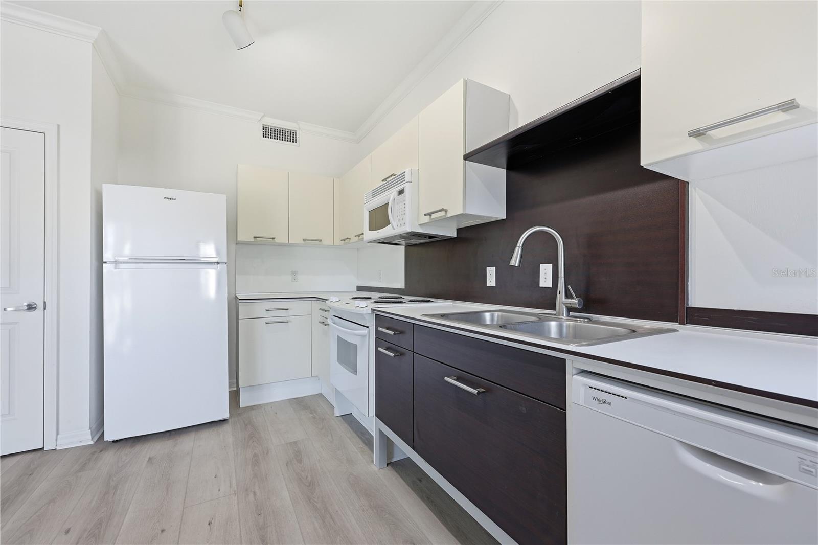 LOFTS AT WEST UNIVERSITY - Residential