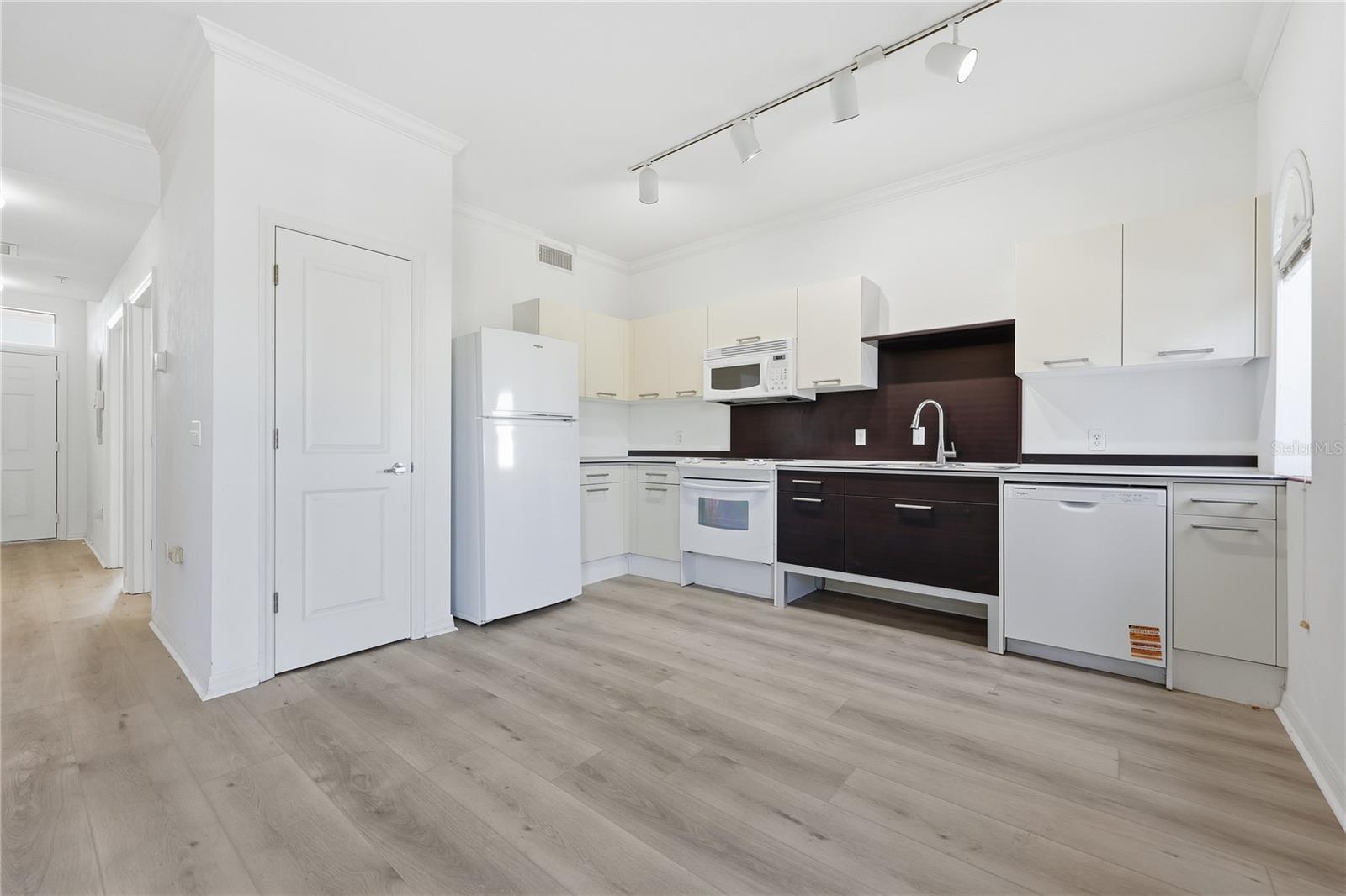 LOFTS AT WEST UNIVERSITY - Residential