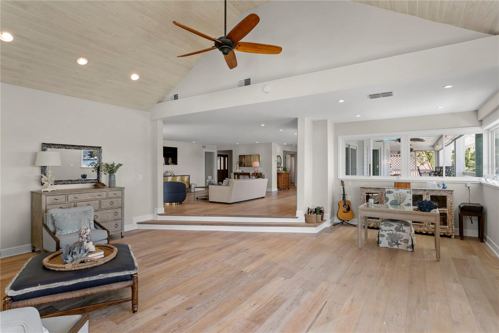 BAHIA SHORES - Residential