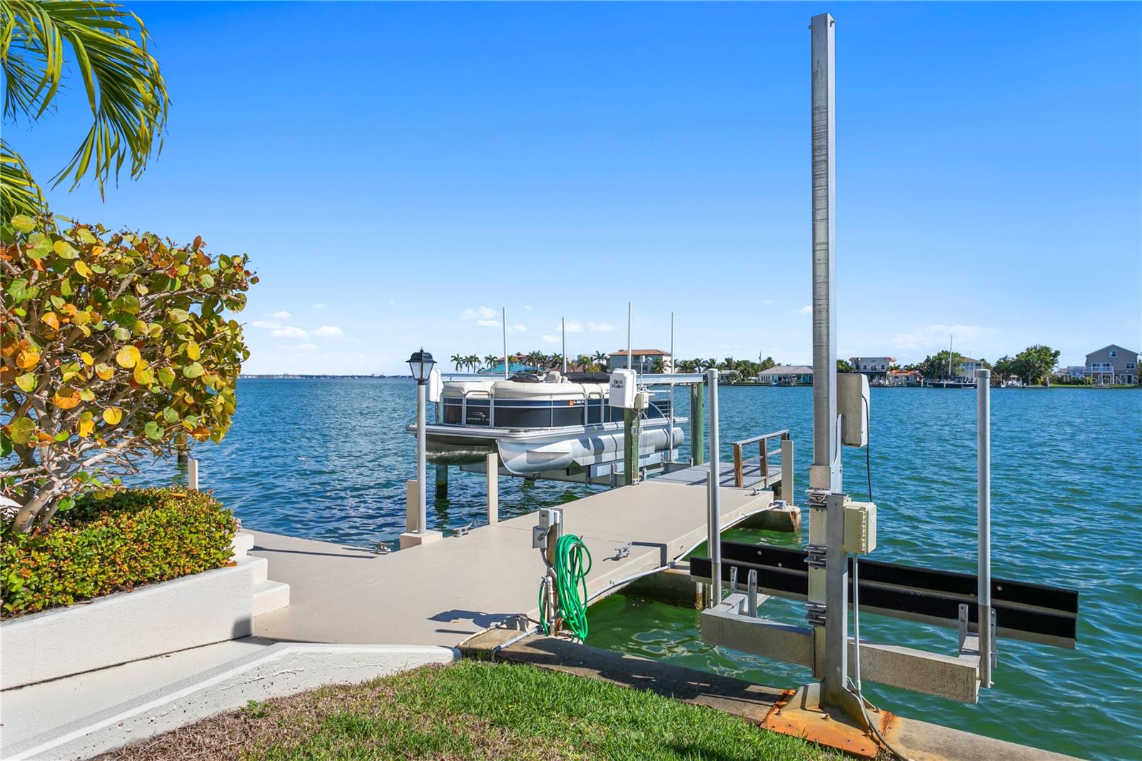 BAHIA SHORES - Residential