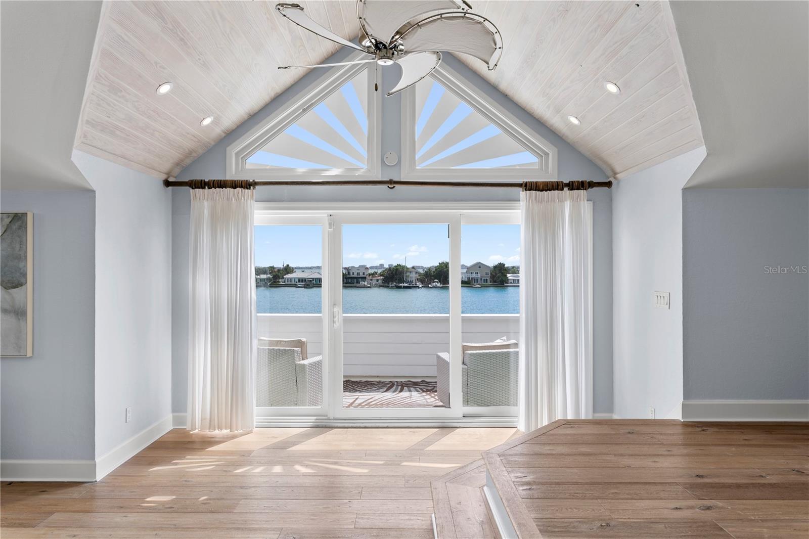 BAHIA SHORES - Residential