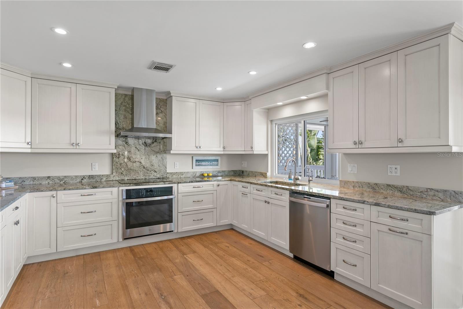 BAHIA SHORES - Residential