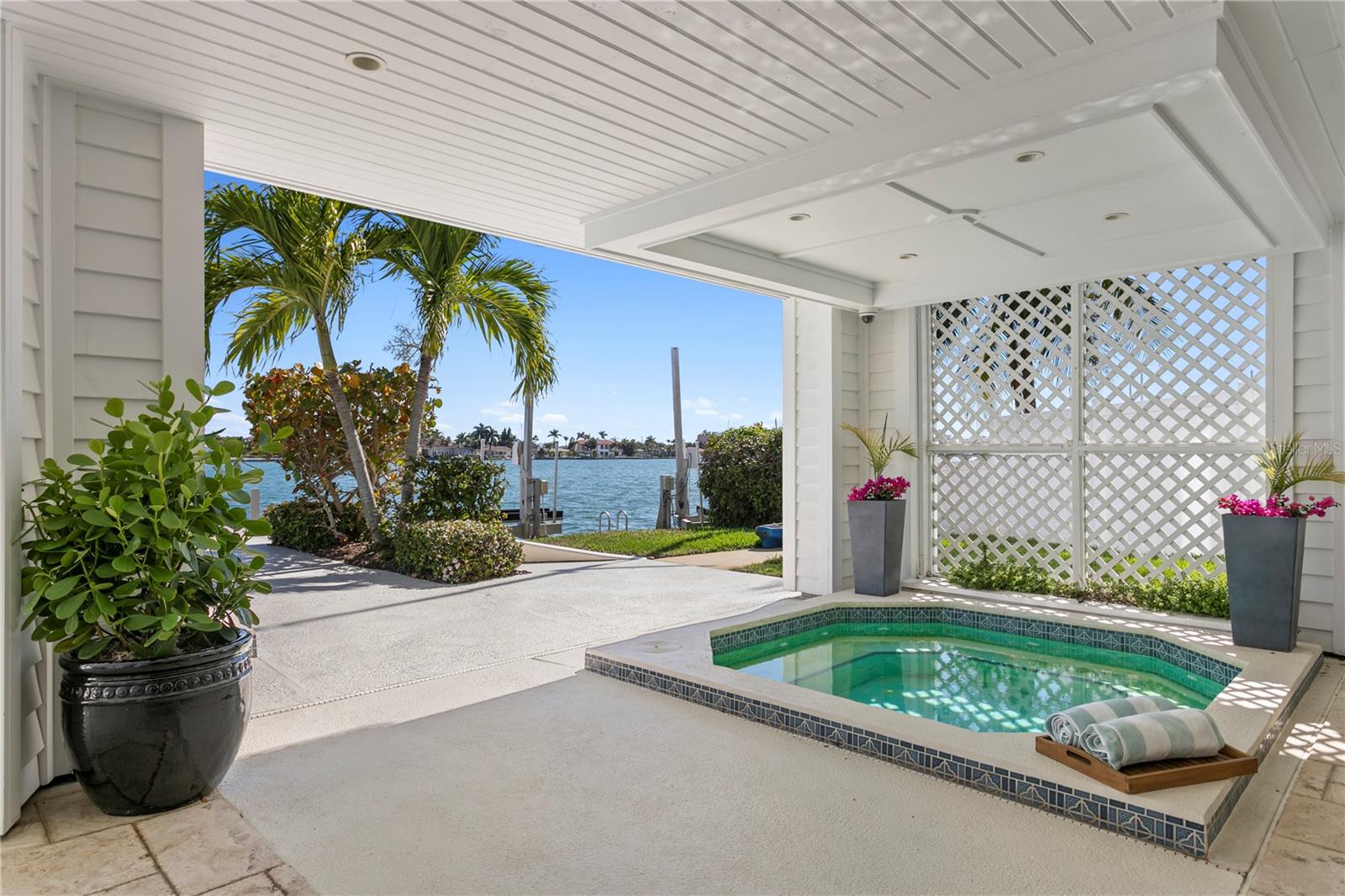 BAHIA SHORES - Residential