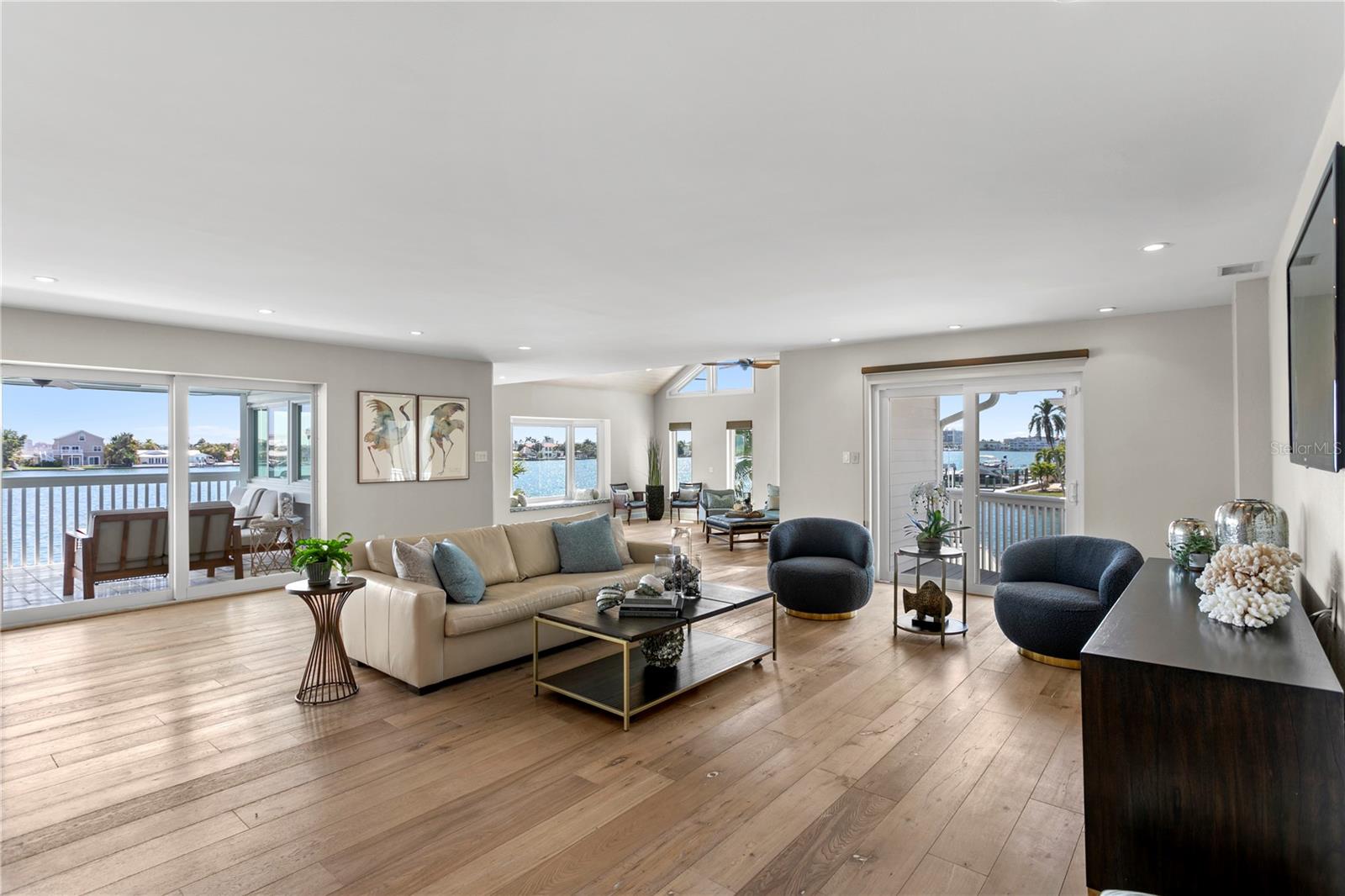 BAHIA SHORES - Residential