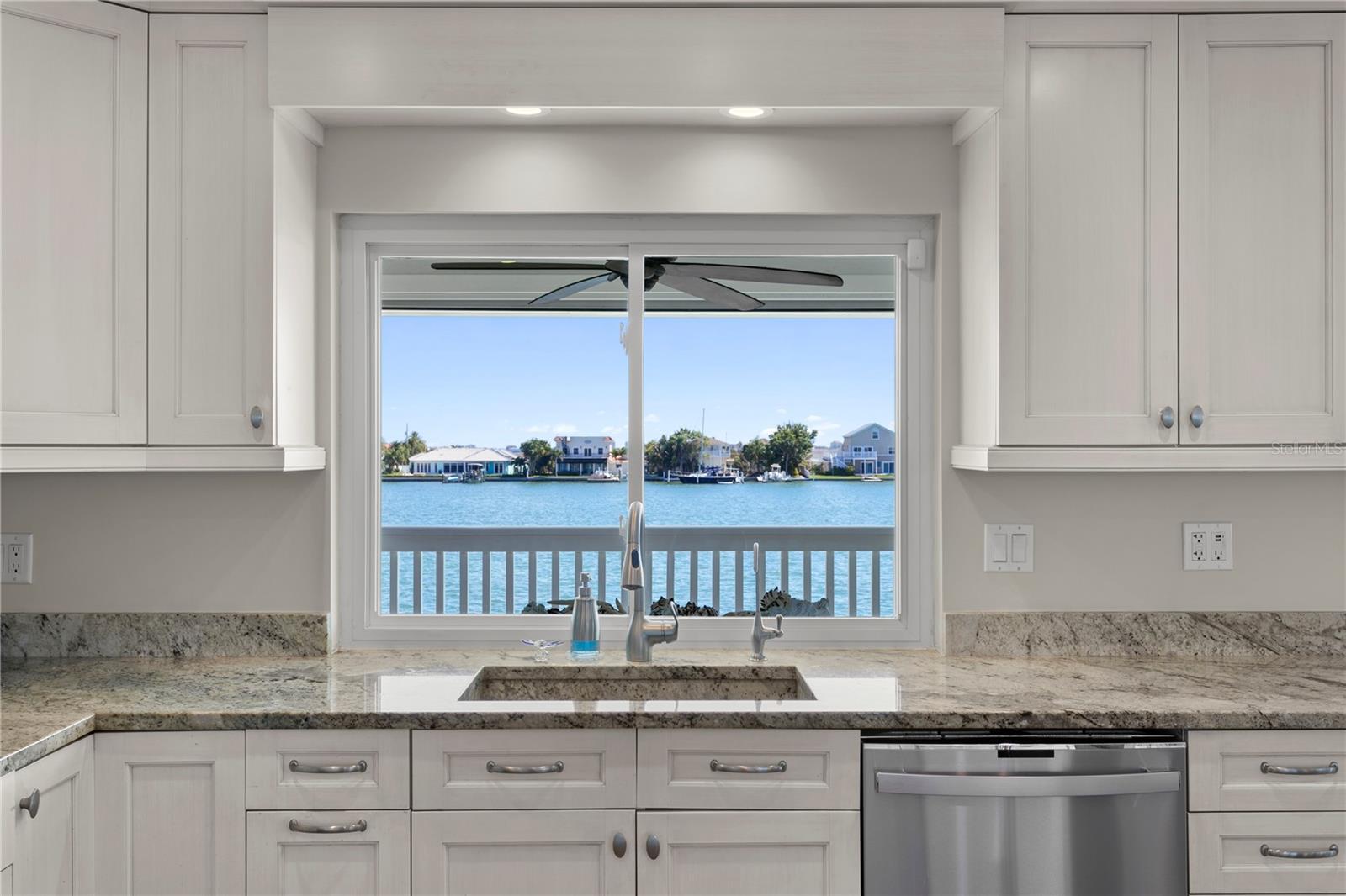 BAHIA SHORES - Residential