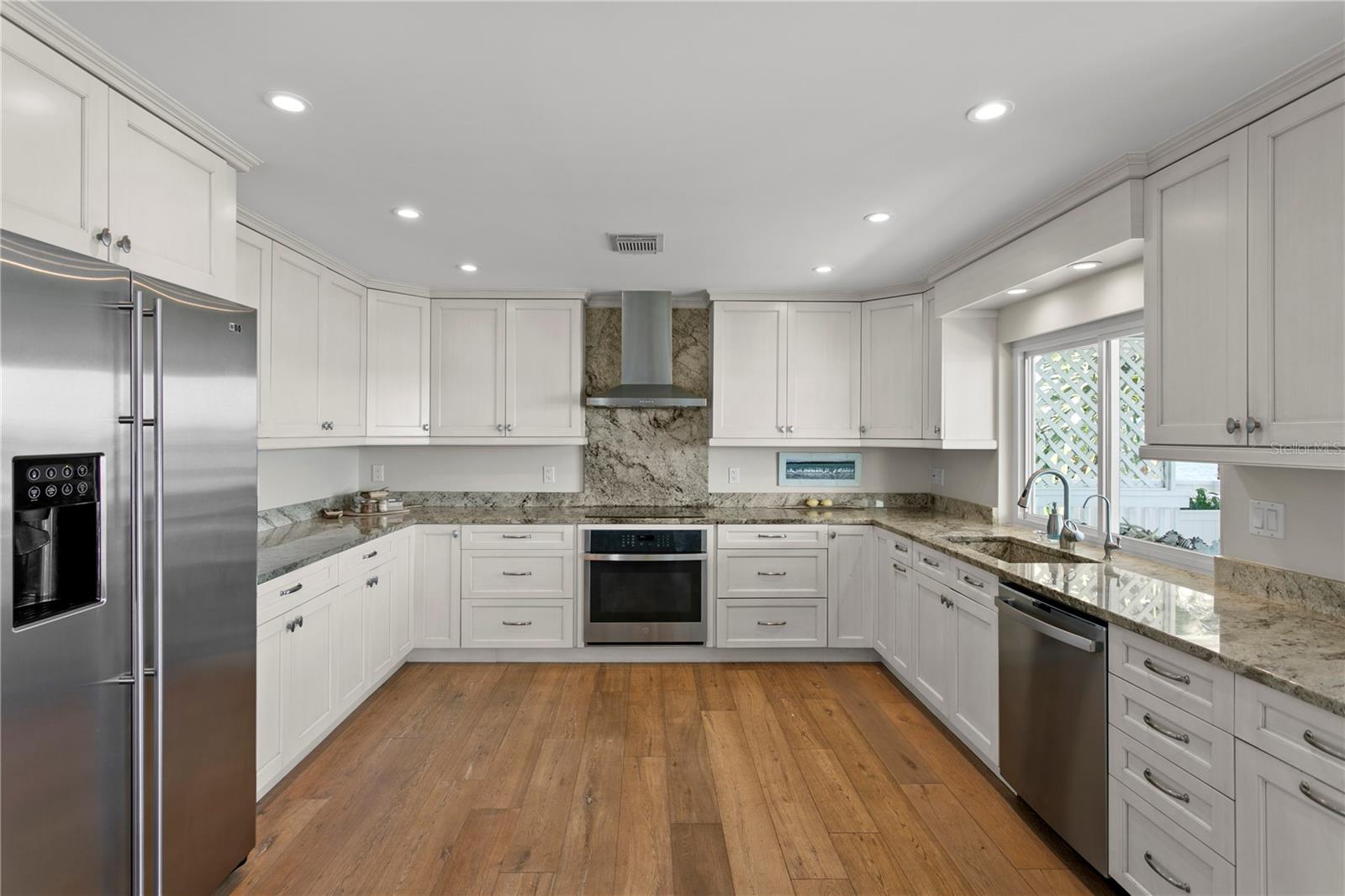 BAHIA SHORES - Residential