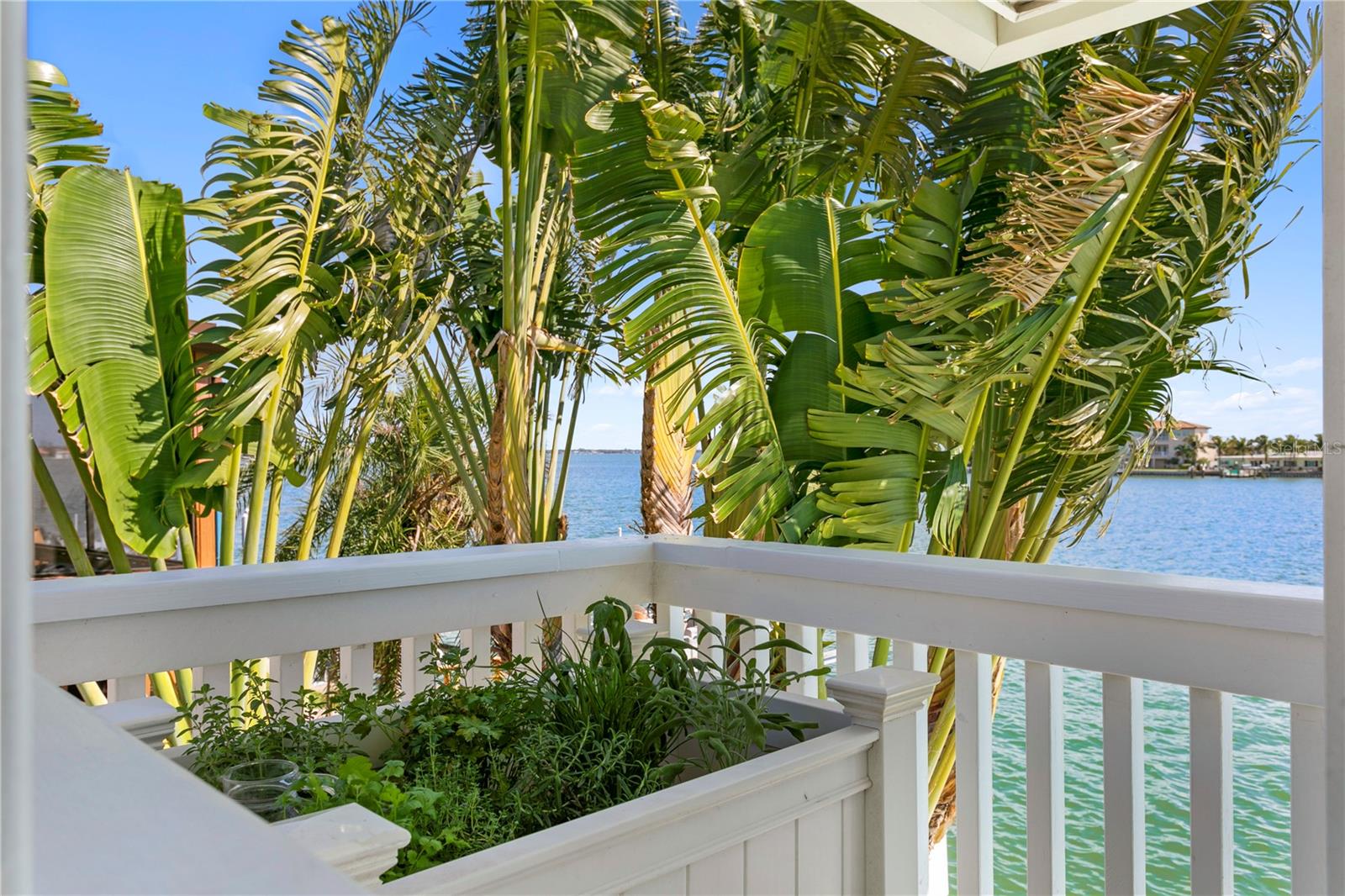 BAHIA SHORES - Residential