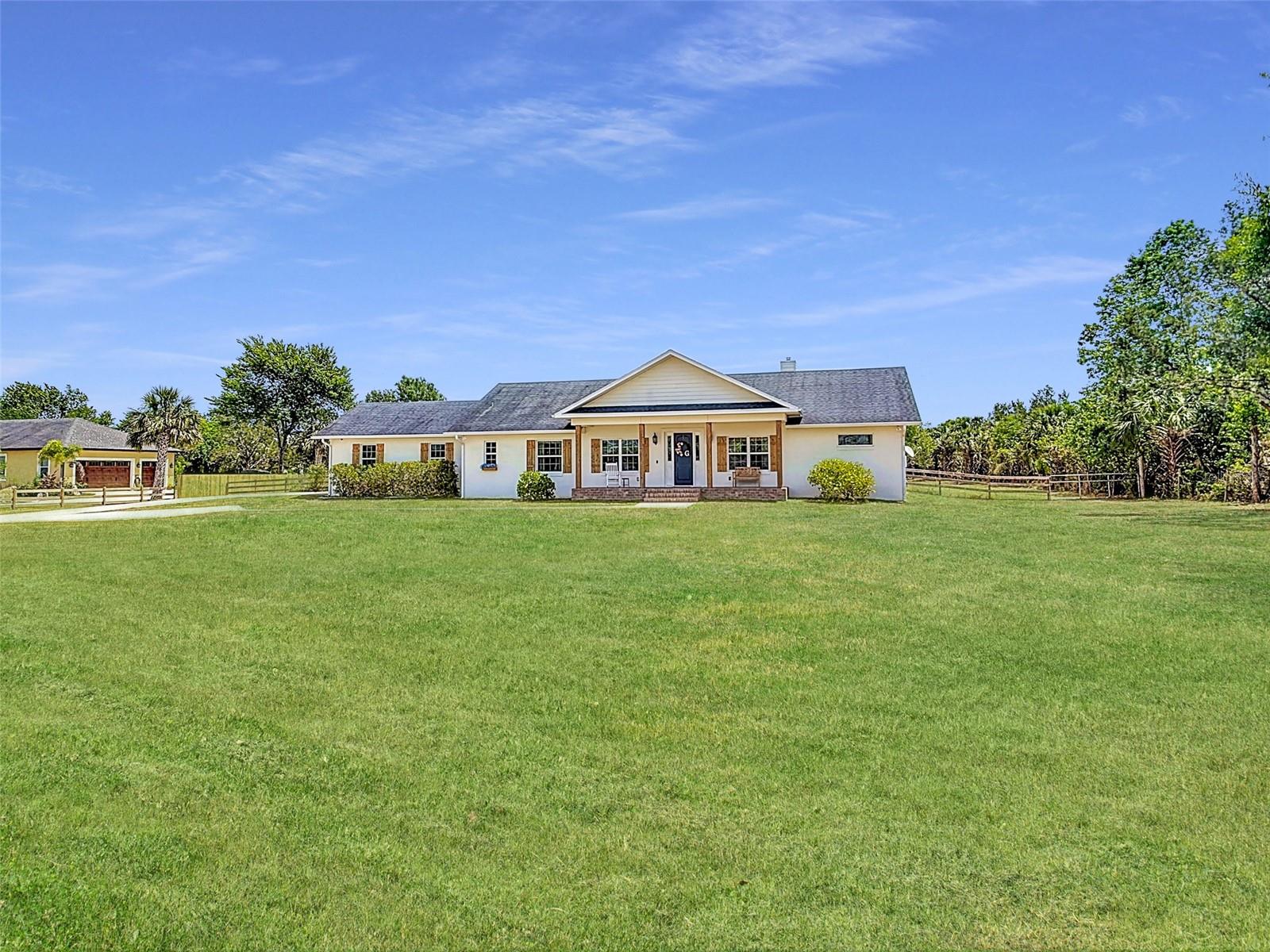 1271 THOROUGHBRED TRAIL