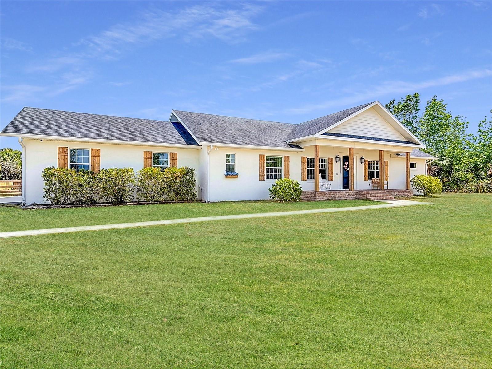 1271 THOROUGHBRED TRAIL