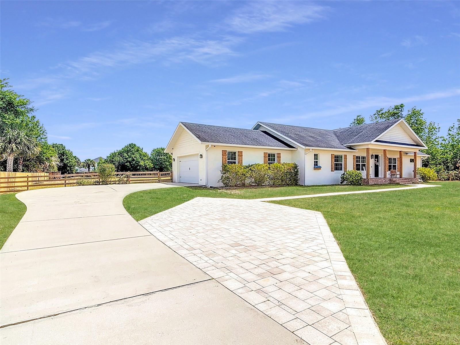 1271 THOROUGHBRED TRAIL