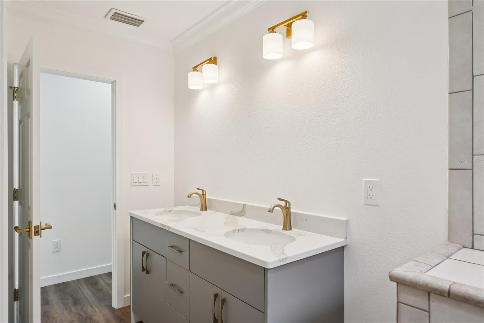 FLORIDA GARDEN LANDS REV M - Residential